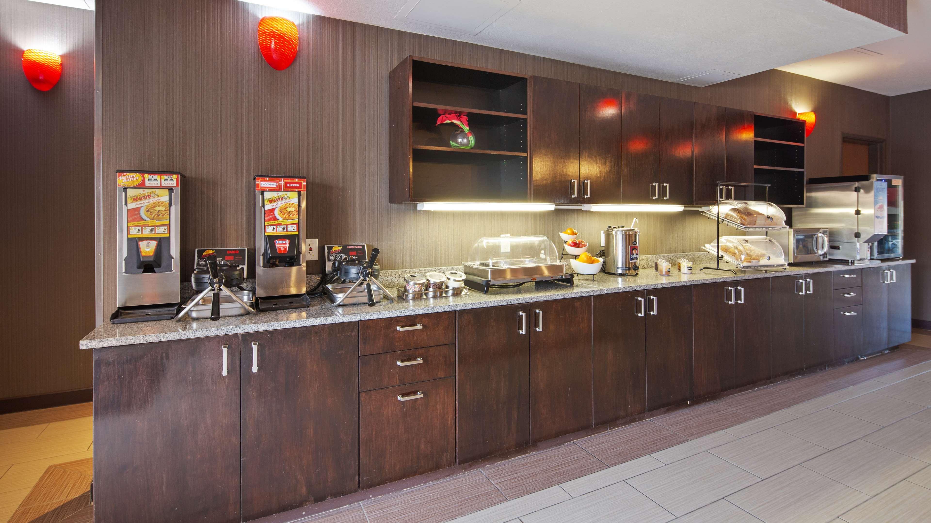 Best Western Plus Austin Airport Inn & Suites Екстер'єр фото