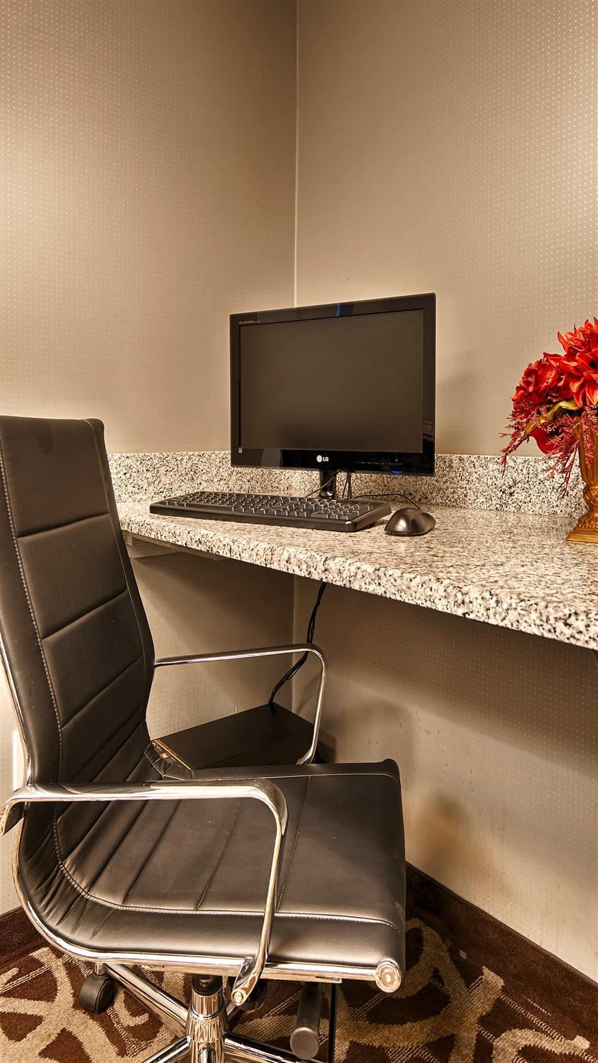 Best Western Plus Austin Airport Inn & Suites Екстер'єр фото