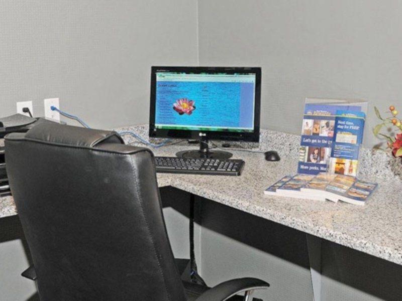 Best Western Plus Austin Airport Inn & Suites Екстер'єр фото